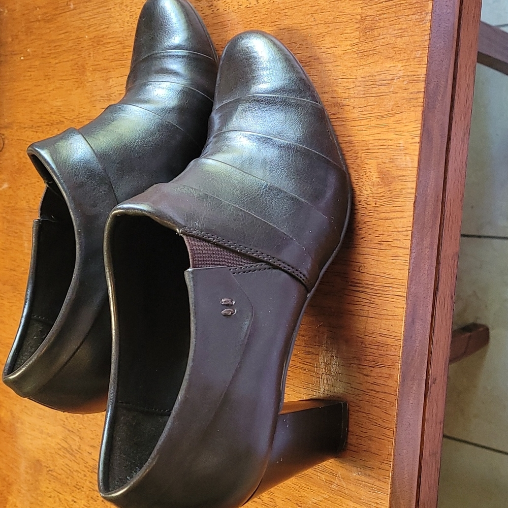 Women's  heeled  short boots black size 7